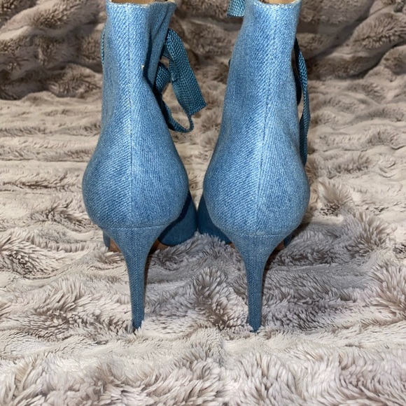 Gianvito Rossi Marie Booth light denim lace up, open toe booties - Picture 5 of 8